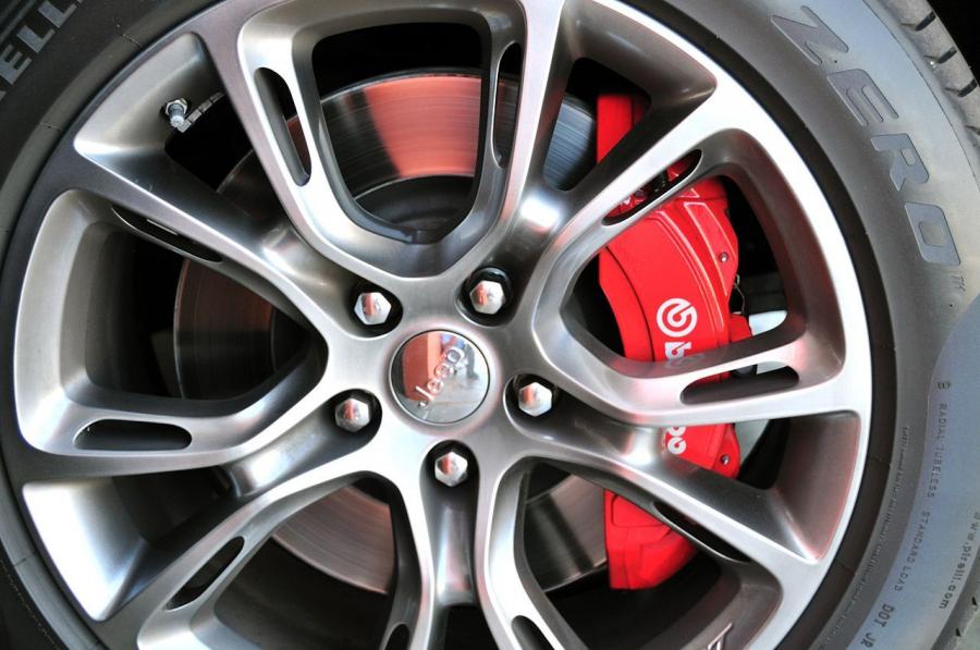  Jeep Grand Cherokee SRT8 2012 года  (фото 185 из 186)